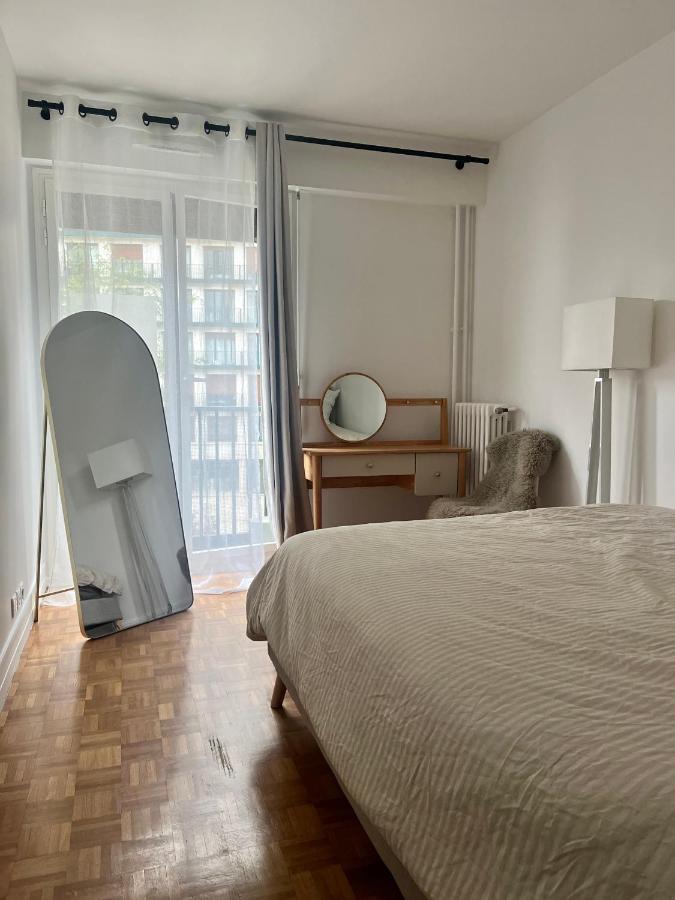 Modern Apartment Near The Eiffel Tower, 45M Paryż Zewnętrze zdjęcie